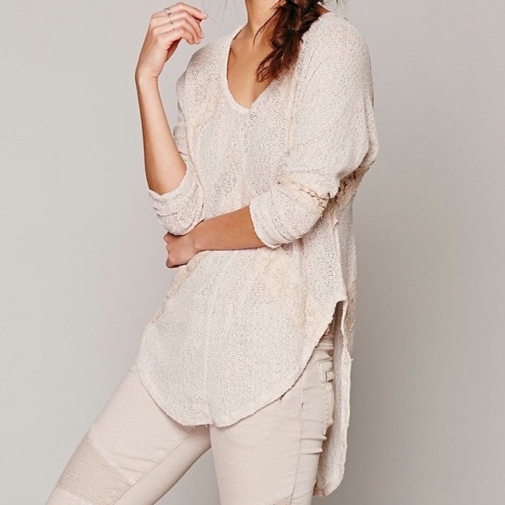 Free People Flying V Hacci sweater- EUC